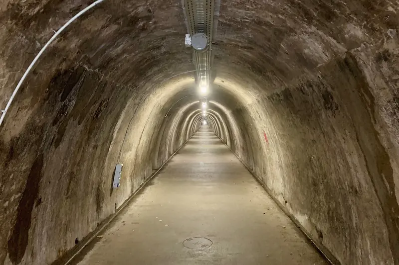 All'interno del tunnel Grič sotto la Città Alta di Zagabria